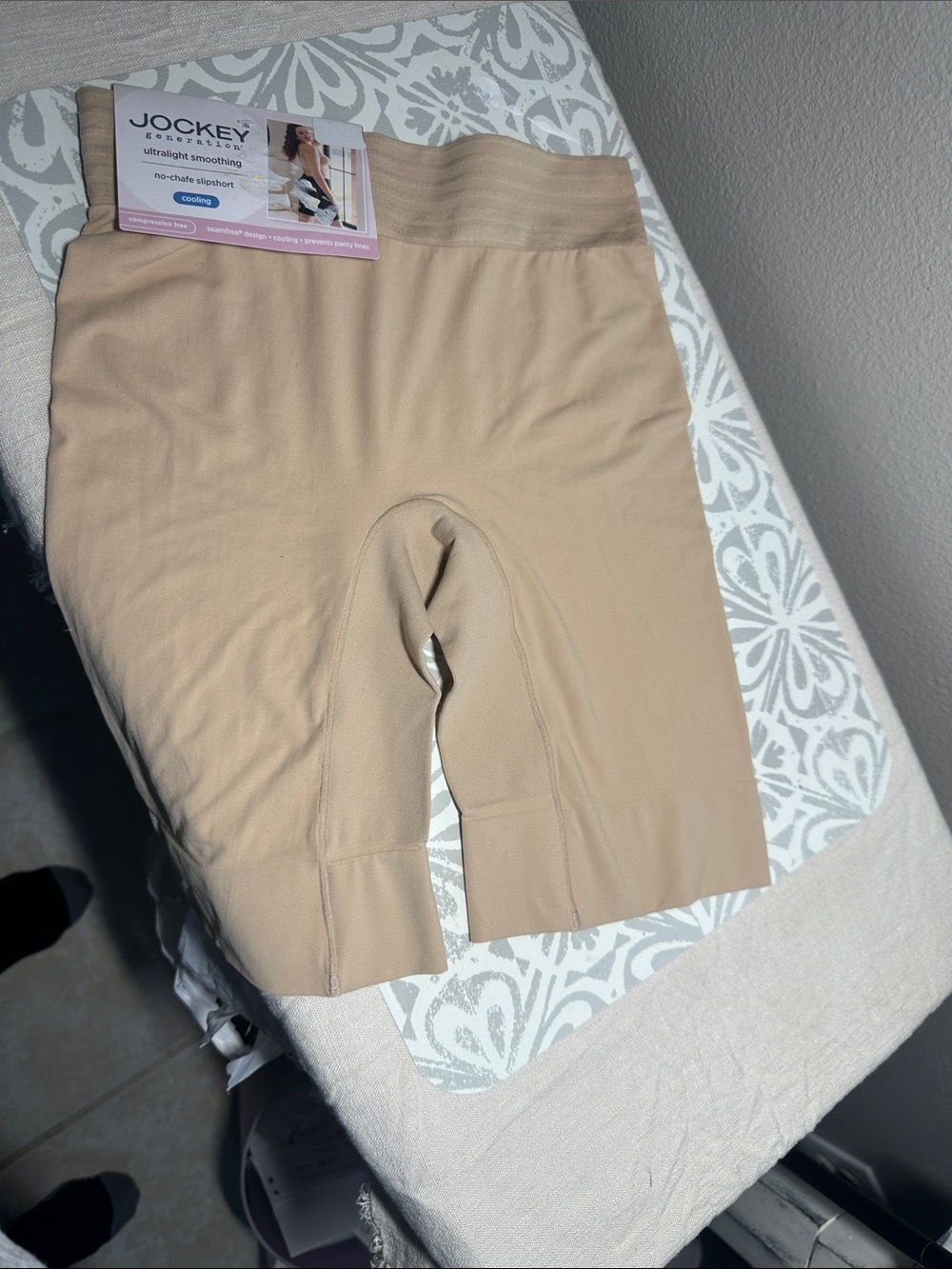 Jockey ladies Ultralight Smoothing Shorts - Nude Sz S NWT